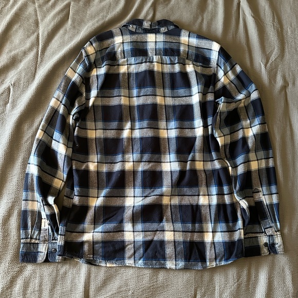 GAP Men's Long Sleeve Untucked Button Down Flannel - Picture 3 of 6